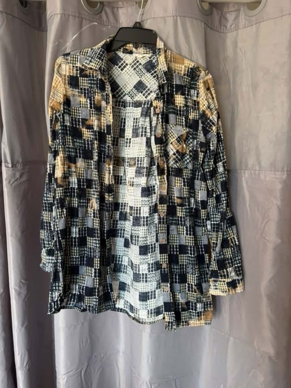 Women’s Button-Up Plaid Shirt Jacket in Black, White & Tan